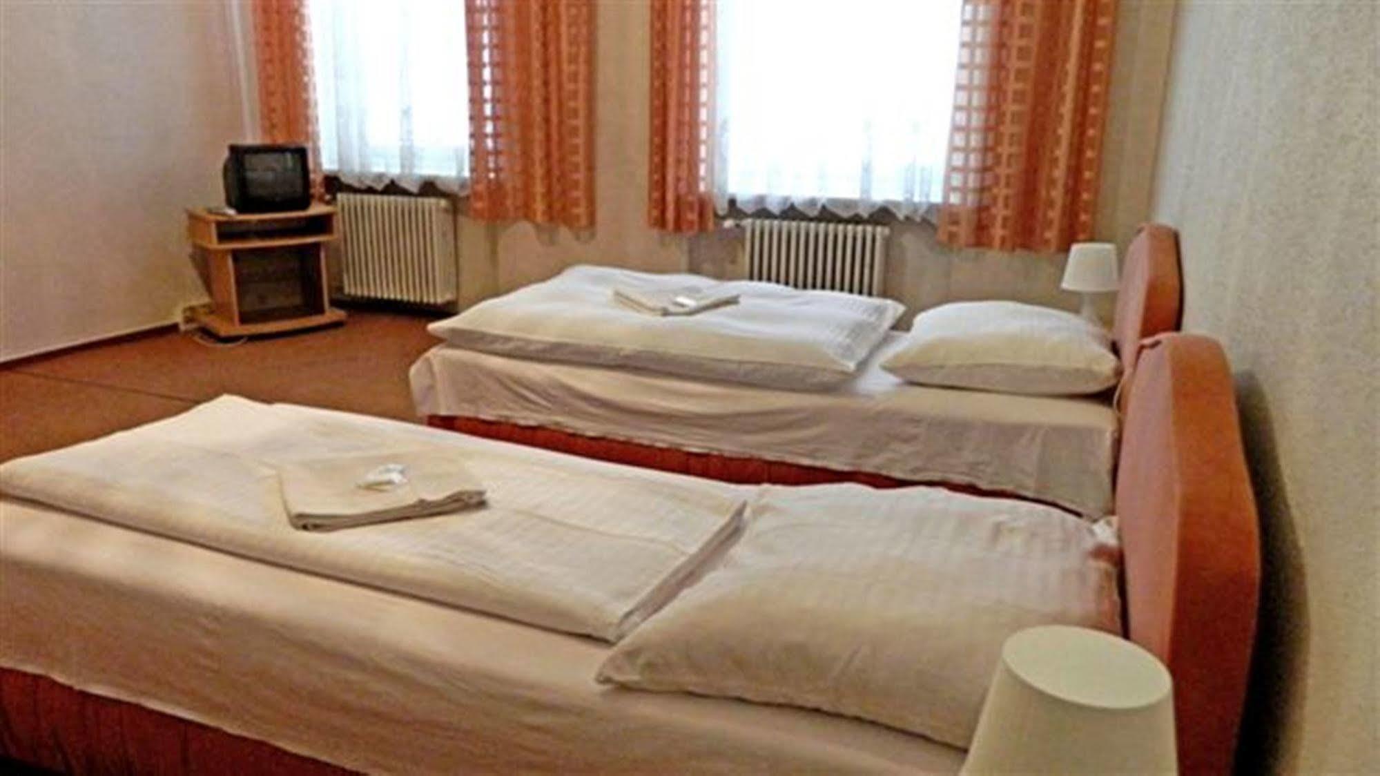 Hotel Maria اوسترافا المظهر الخارجي الصورة