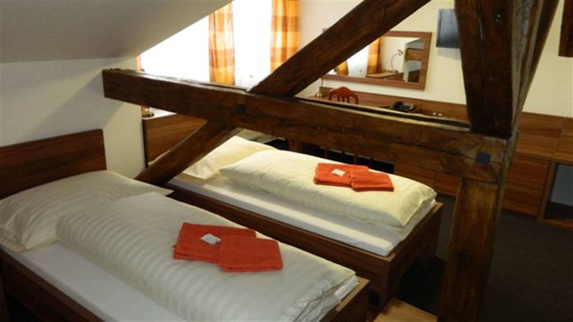 Hotel Maria اوسترافا المظهر الخارجي الصورة
